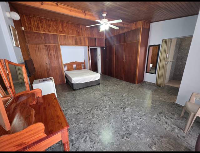 5 BEDROOM HOUSE FOR SALE IN SINOVILLE